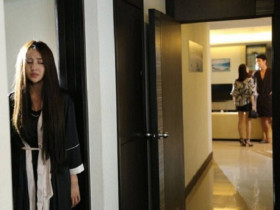 Sinh nhật vợ cũ, chồng chuyển cho cô ấy 20 triệu, lén nghe họ nói chuyện mà tôi khóc vì ấm lòng