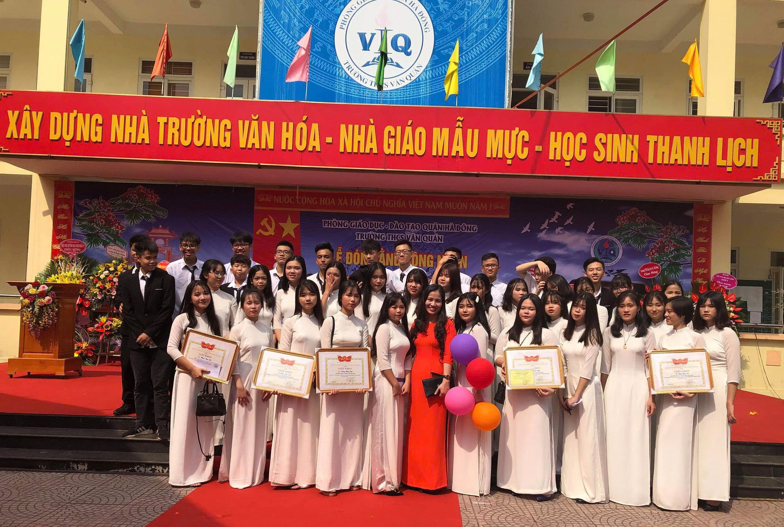 “Ngọn lửa tri thức xanh”: Bài ca tri ân những người gieo mầm tương lai - 1