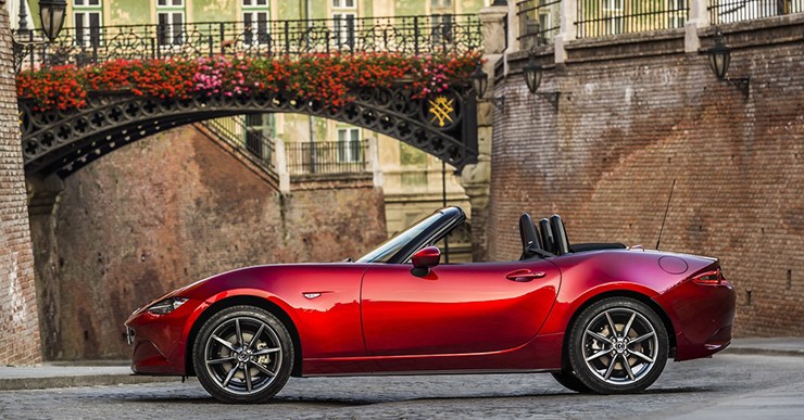 Vì sao màu đỏ của Mazda là một tác phẩm nghệ thuật nổi bật hơn đối thủ? - 3