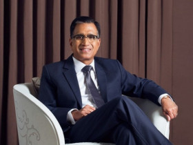 Kiếm bộn tiền, trở thành tỷ phú nhờ bán trang sức cưới