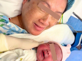 Con gái tuyên bố không đẻ, mẹ già U60 nóng mặt tự sinh thêm đứa nữa để tha hồ bồng bế