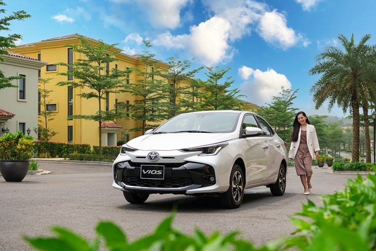 Toyota Vios hút khách trong cuộc đua giảm giá sedan hạng B - 1