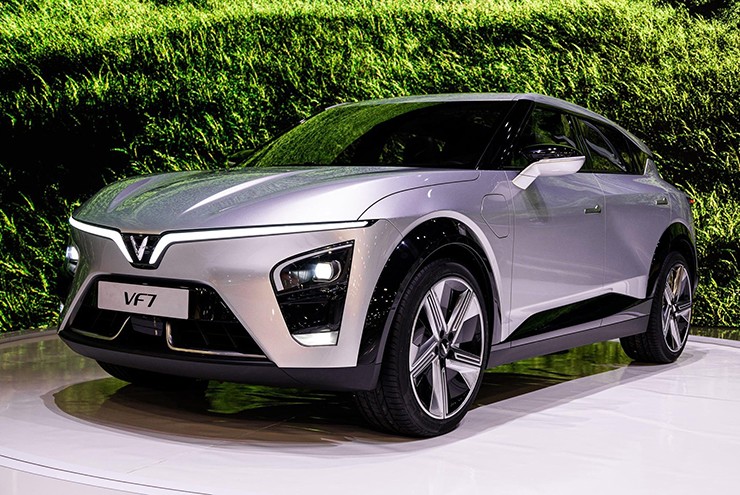 Mẫu xe Nhật vẫn là thế lực khó xô đổ trong phân khúc CUV cỡ C - 2