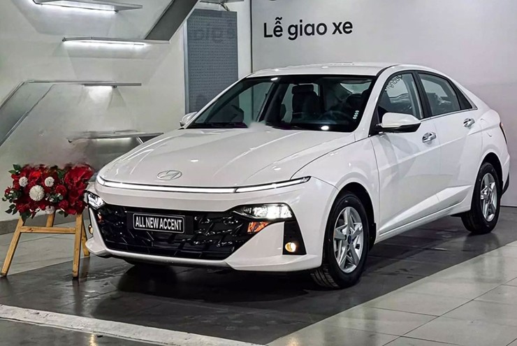 Sedan Hàn đại hạ giá quyết chạy đua doanh số với xe Nhật - 3