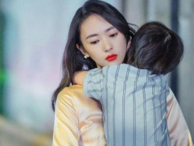 Đồng nghiệp đùa bảo tôi làm mẹ nuôi cho con cô ấy, tôi đồng ý rồi sững sờ khi thấy mặt thằng bé