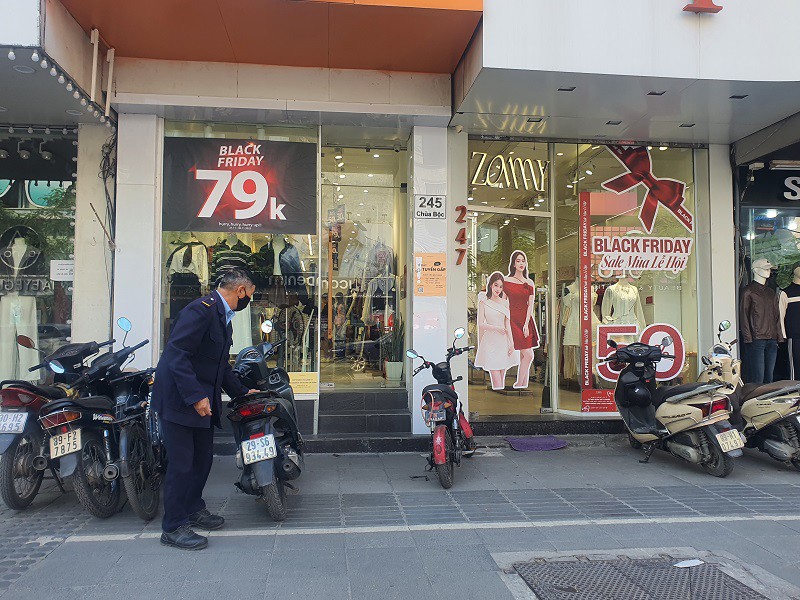 "Điểm mặt" loạt cửa hàng tại Hà Nội giảm giá “siêu sốc” lên tới 90% dịp Black Friday 2025 - 13