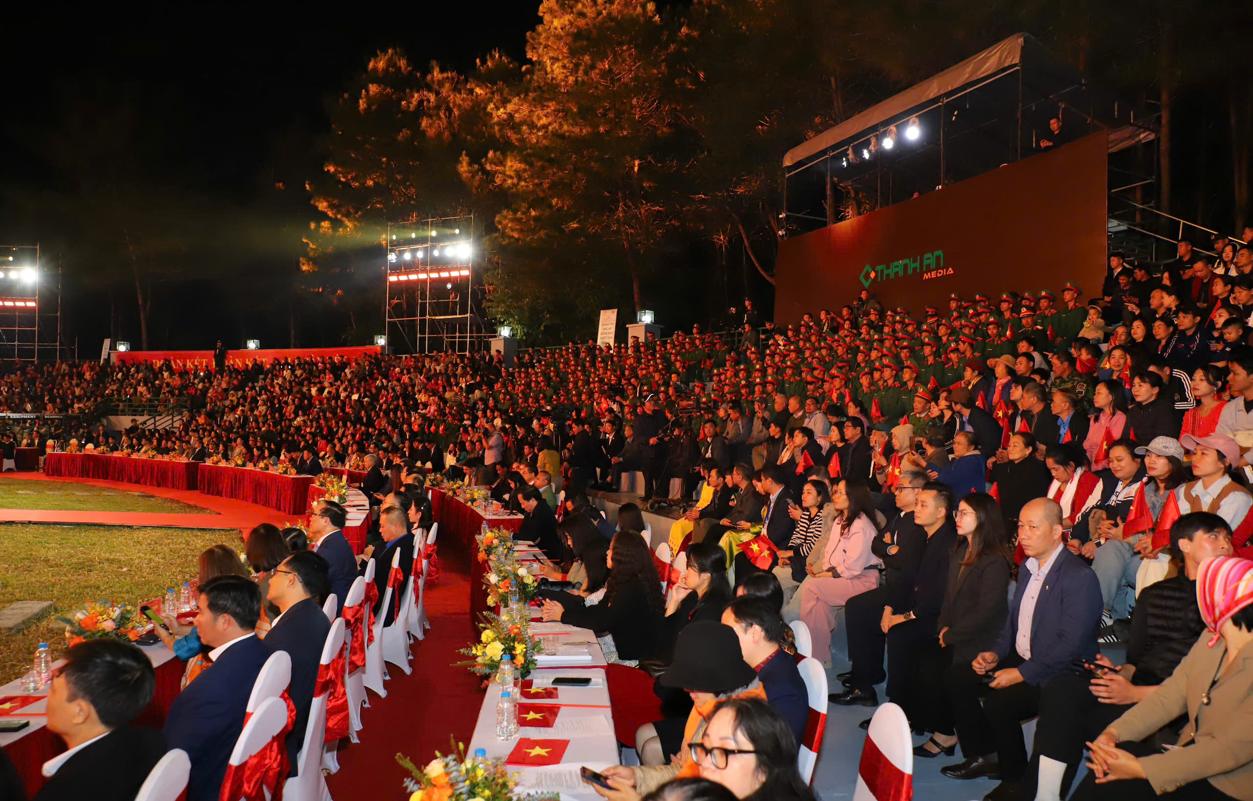 Khai mạc Tuần Đại đoàn kết các dân tộc - Di sản Văn hóa Việt Nam: Đoàn kết một lòng – Hướng về Miền Trung - 3