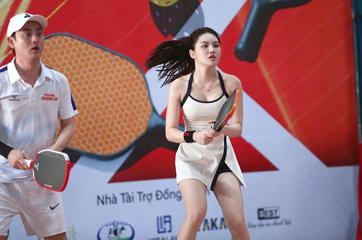 Hot girl Kiều Trinh khoe đường cong trên sân pickleball, “khóc cạn nước mắt” vì thua ngược - 3