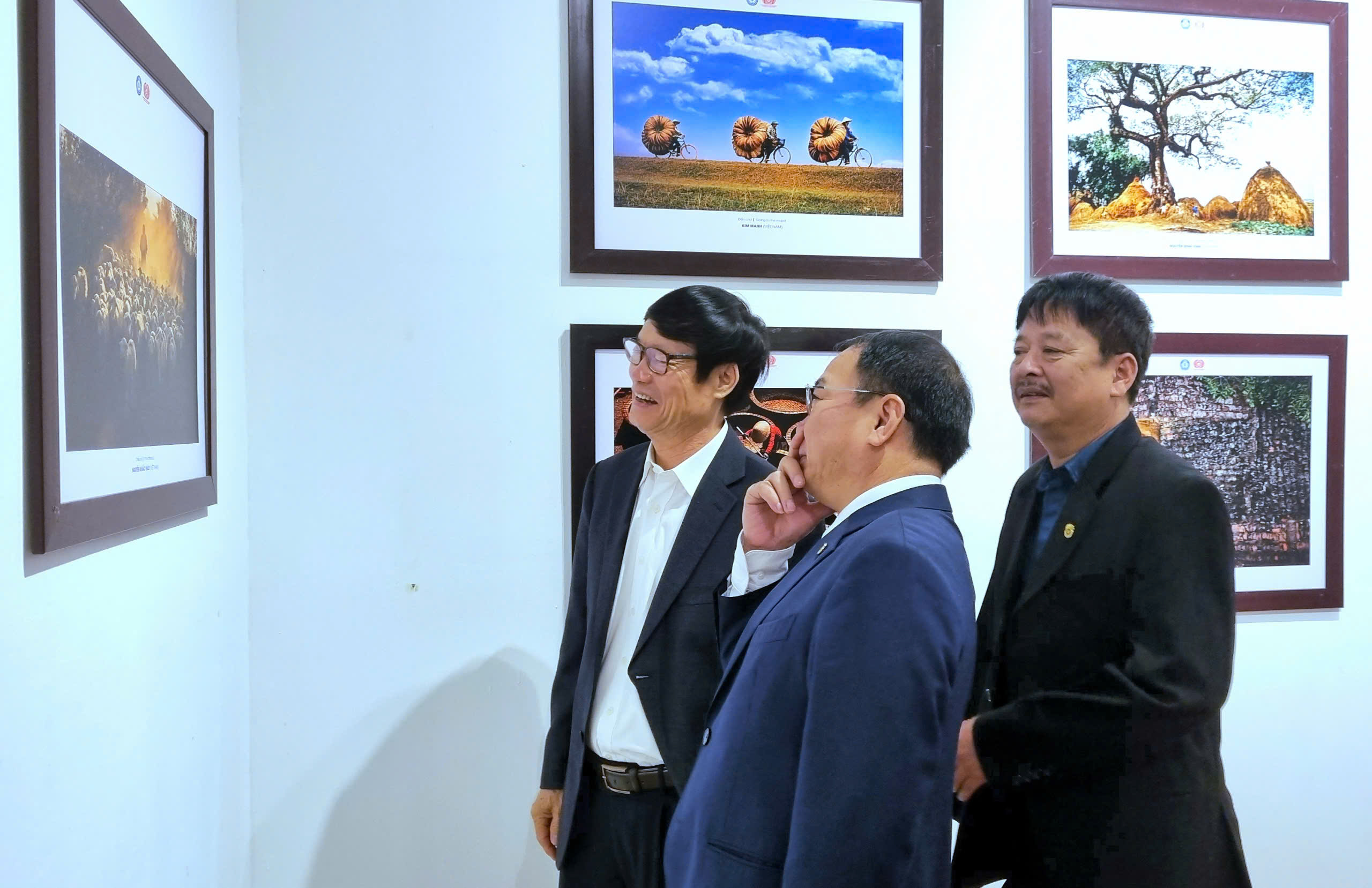 Thưởng lãm 140 ảnh nghệ thuật qua ống kính của các nghệ sĩ Việt Nam và Indonesia - 3