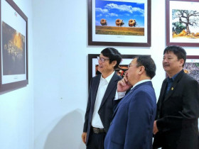 Thưởng lãm 140 ảnh nghệ thuật qua ống kính của các nghệ sĩ Việt Nam và Indonesia