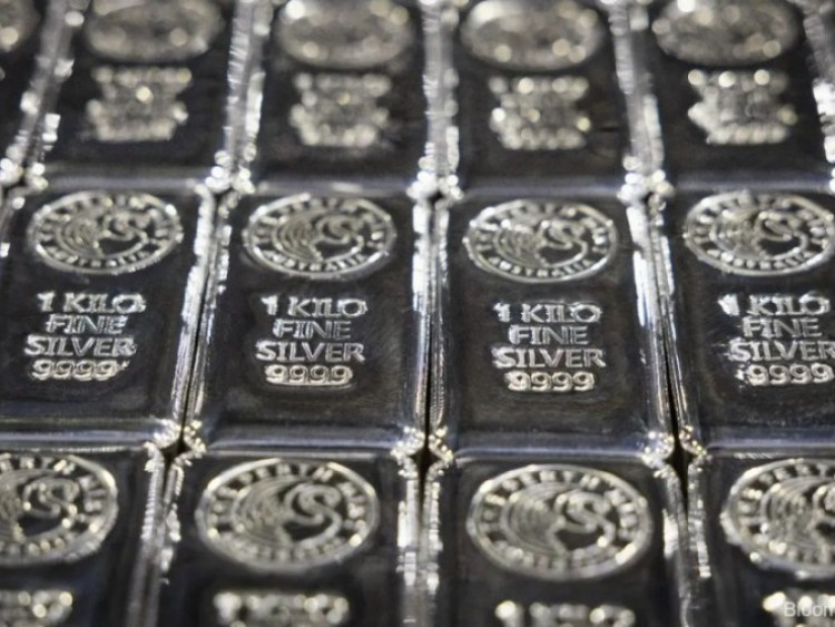 Dự trữ bạc ở Trung Quốc xuống đáy 10 năm: Rủi ro mới nổi với thị trường bạc toàn cầu