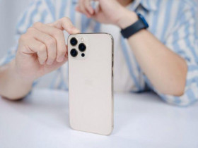 Giá iPhone cũ dịp Black Friday 2025: Chỉ 5,7 triệu đồng đã có iPhone chạy iOS mượt mà