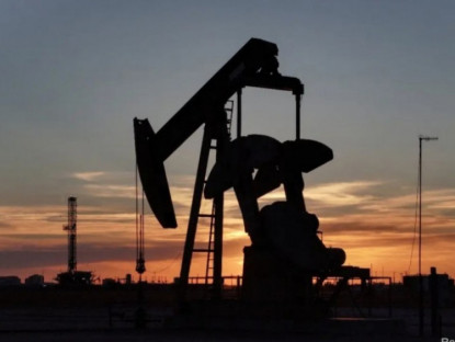 Kinh tế - Giá dầu cắm đầu giảm giữa tin đồn ngừng bắn Ukraine - Nga: Nguồn cung Nga sắp trở lại thị trường?