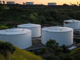 Giá dầu giảm mạnh nhất trong tháng kể từ năm 2023: OPEC+ và xung đột Ukraine đang chi phối