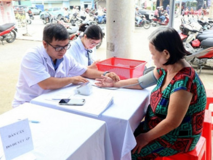 Thông tin doanh nghiệp - Tầm soát bệnh sớm và tiêm chủng: Hai mảnh ghép sống khỏe của người cao tuổi