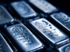 Giá bạc lập kỷ lục mới: Điều gì đang đẩy thị trường kim loại quý vào tình trạng căng thẳng nghiêm trọng?