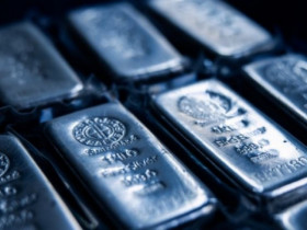 Bạc phá kỷ lục 2025: Điều gì đang đẩy giá lên cao?