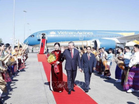 Lễ đón trọng thể Tổng Bí thư Tô Lâm và Phu nhân tại Thủ đô Viêng Chăn (Lào)