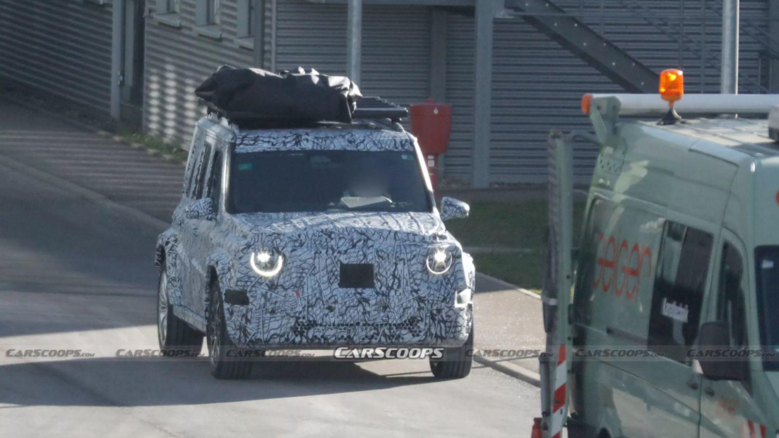 Mercedes-Benz G-Class mini chạy thử trên đường phố - 1