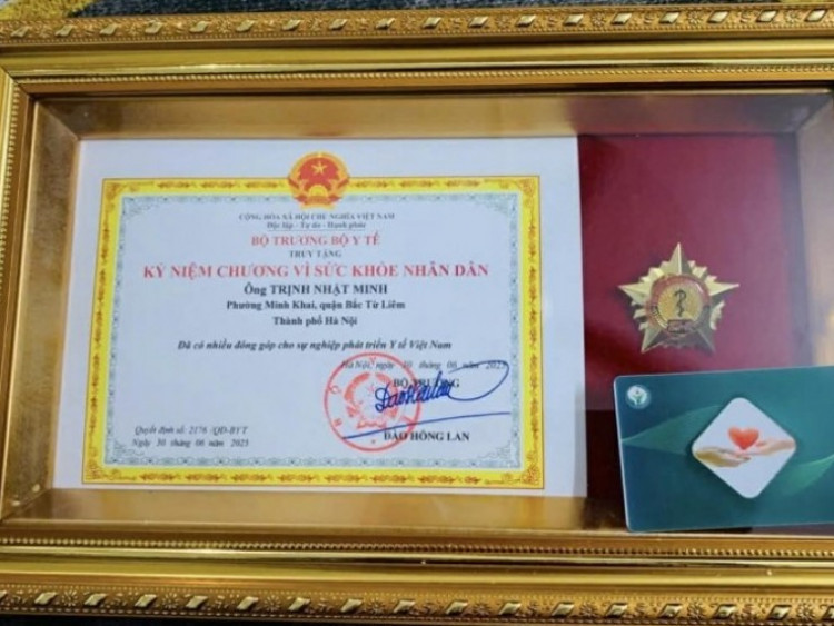 Bộ Y tế truy tặng Kỷ niệm chương cho chàng trai 18 tuổi hiến tạng cứu sống 4 người