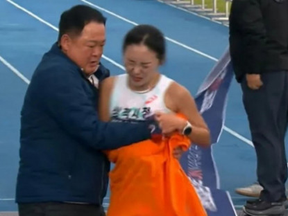 Thể thao - HLV &quot;tác động vật lý&quot; vào vùng nhạy cảm nữ VĐV, gây tranh cãi ở giải chạy Hàn Quốc