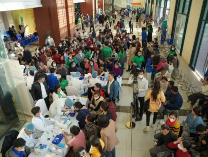 Thông tin doanh nghiệp - Ngày hội “Sống Khỏe Mỗi Ngày 2025” tại Thanh Hóa: Hơn 1.000 người được khám sức khỏe miễn phí