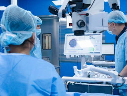 Thông tin doanh nghiệp - Lần đầu tiên tại Việt Nam: Thành công ghép giác mạc bằng Laser thay vì thủ công