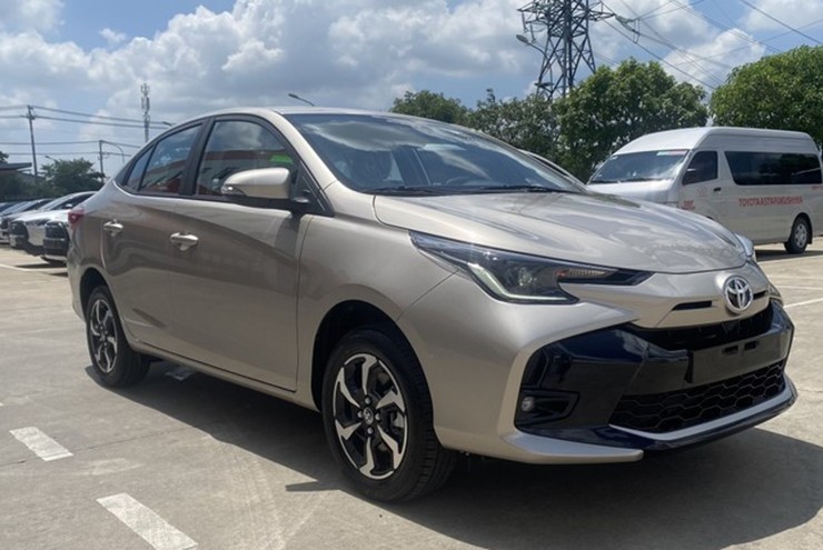 Sedan số sàn tại Việt Nam bước vào “hoàng hôn” vì xe điện - 1