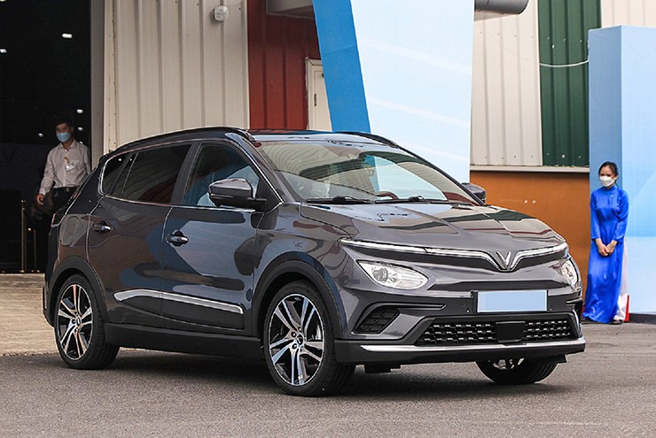 Sedan số sàn tại Việt Nam bước vào “hoàng hôn” vì xe điện - 2