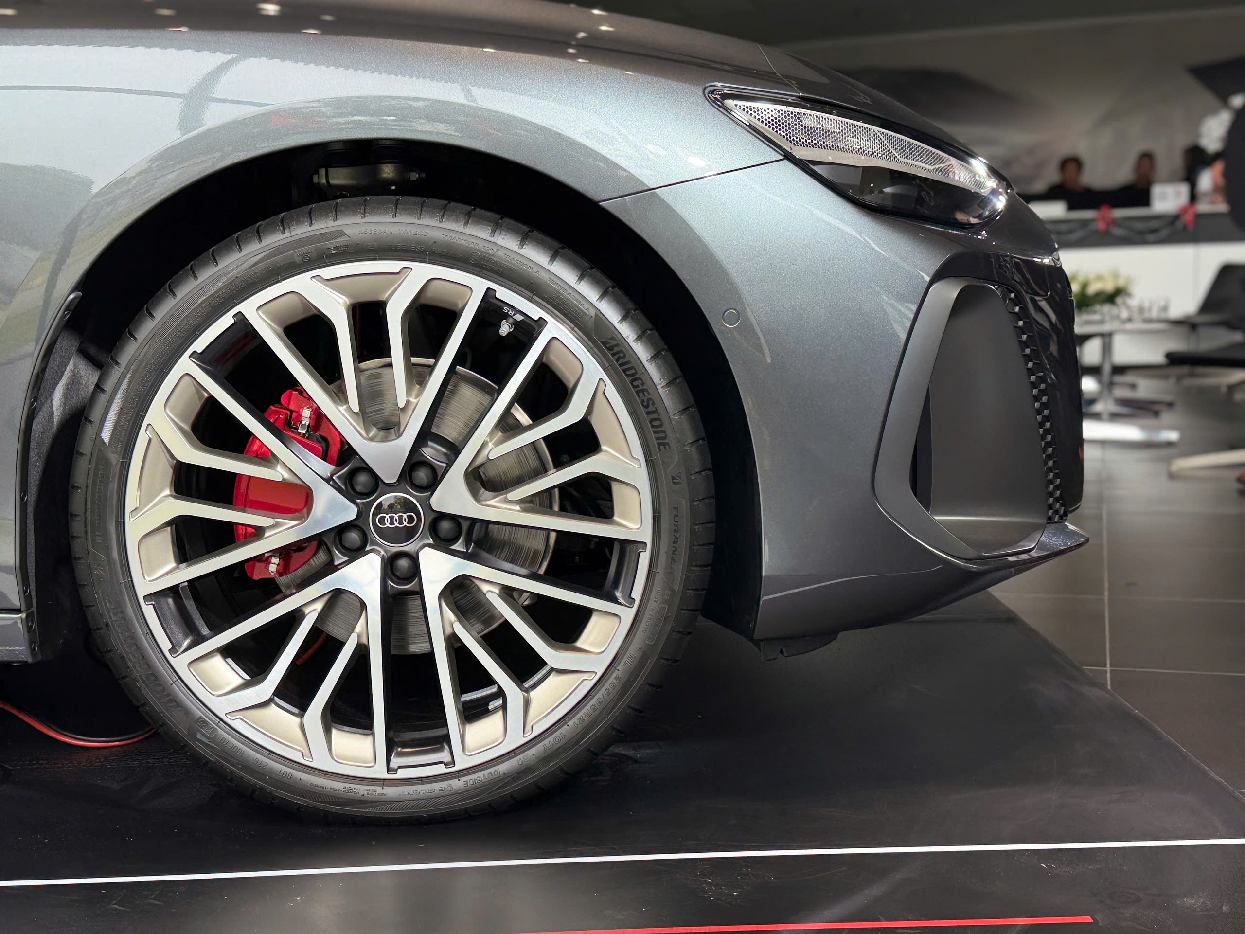 Audi A6 thế hệ mới tại Việt Nam có giá từ 2,799 tỷ đồng - 5