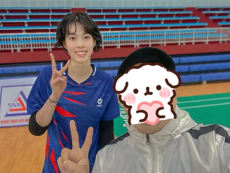 Thanh Thúy xuất hiện với giao diện mới, hot girl bóng chuyền xin nghỉ trước SEA Games - 1