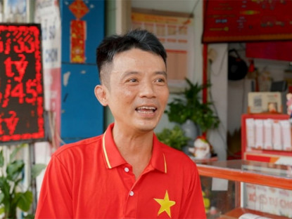 Thông tin doanh nghiệp - Chủ điểm sửa điện thoại chuyển hướng bán vé số Vietlott: “Bán cái này vui lắm!”