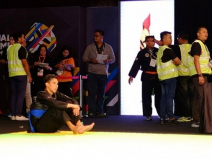 Thể thao - Scandal &quot;ao làng&quot; SEA Games: &quot;Đè ngửa&quot; máy tính để vô địch, ngất xỉu vẫn nhận HCV