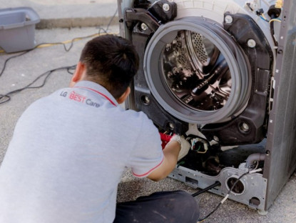 Thông tin doanh nghiệp - LG tiếp nhận sửa chữa hơn 2.000 thiết bị hư hại sau mưa lũ tại miền Trung