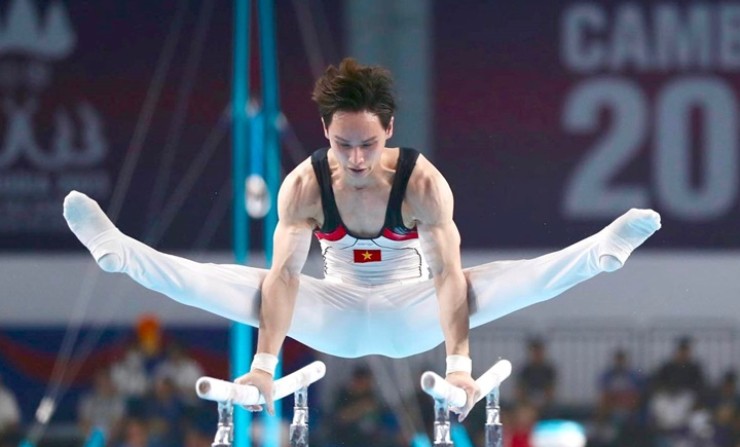 "Nam thần" thể dục Đinh Phương Thành & cơ hội viết tiếp kỷ lục ở SEA Games 33 - 1