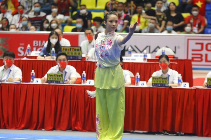 Hot girl Wushu Dương Thúy Vi săn HCV SEA Games 33, chủ nhà chơi khó ra sao? - 1