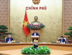 Đẩy mạnh tổ chức các chương trình văn hóa, nghệ thuật, đại nhạc hội, góp phần phát triển công nghiệp văn hóa, giải trí