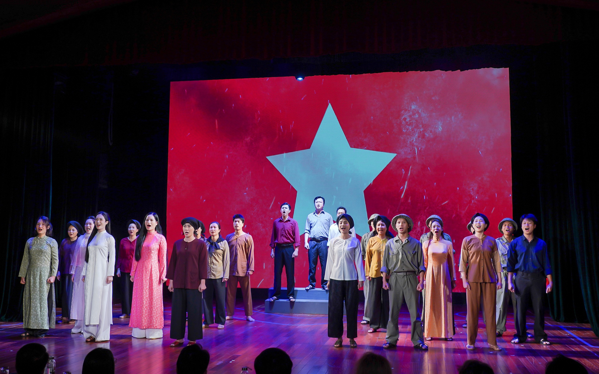 7 giải pháp trọng tâm xây dựng và phát triển văn học, nghệ thuật trong thời kỳ mới - 2