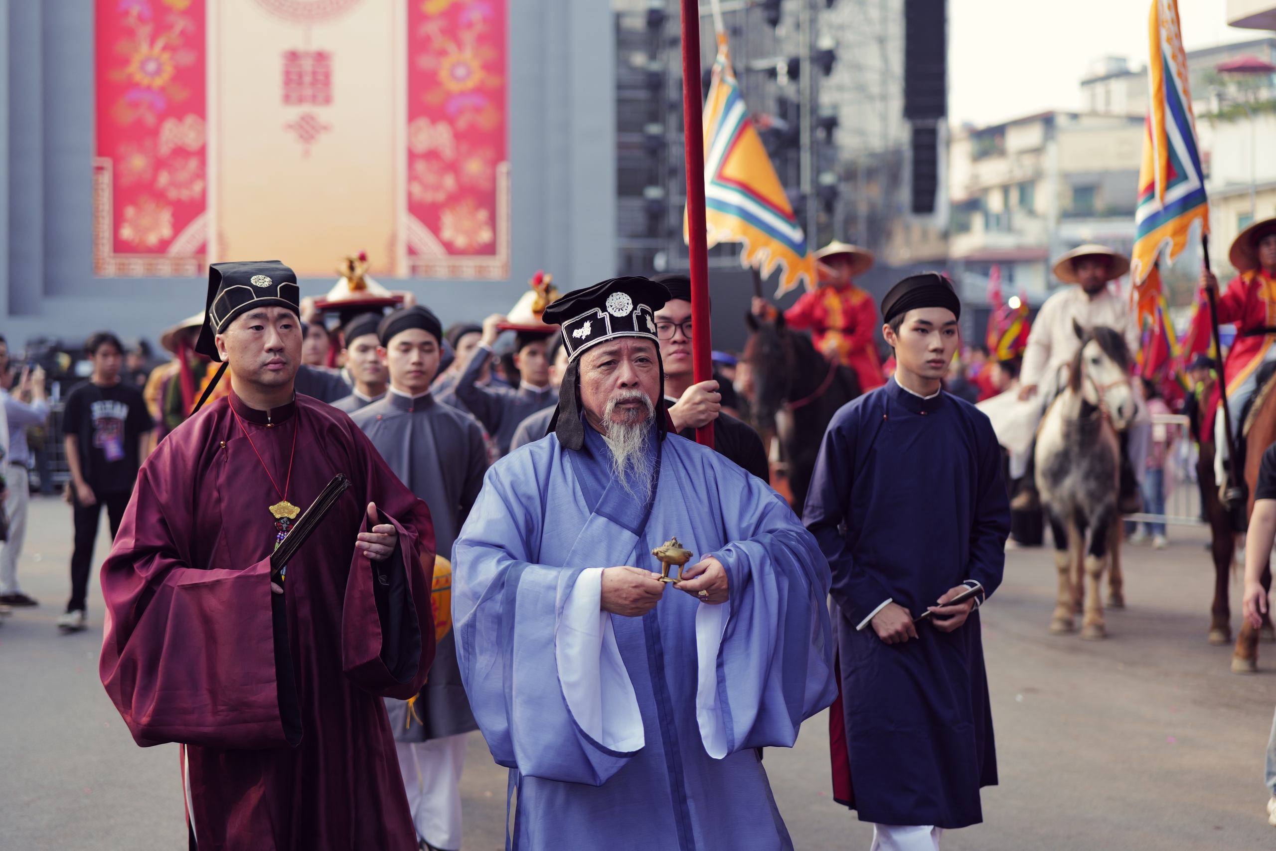 Rực rỡ đoàn rước Việt phục “Bách Hoa Hỷ Sự” tại không gian phố đi bộ Hồ Hoàn Kiếm - 4