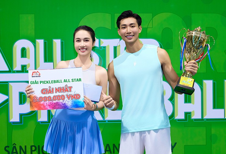 Siêu mẫu Lê Thu An thắng 15-0 vô địch pickleball, Phương Liên khoe dáng nóng bỏng - 2