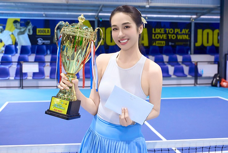 Siêu mẫu Lê Thu An thắng 15-0 vô địch pickleball, Phương Liên khoe dáng nóng bỏng - 3