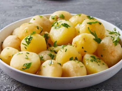 Y tế - Sai lầm nhiều người mắc: Chuối kết hợp 5 món này khiến dạ dày tổn thương