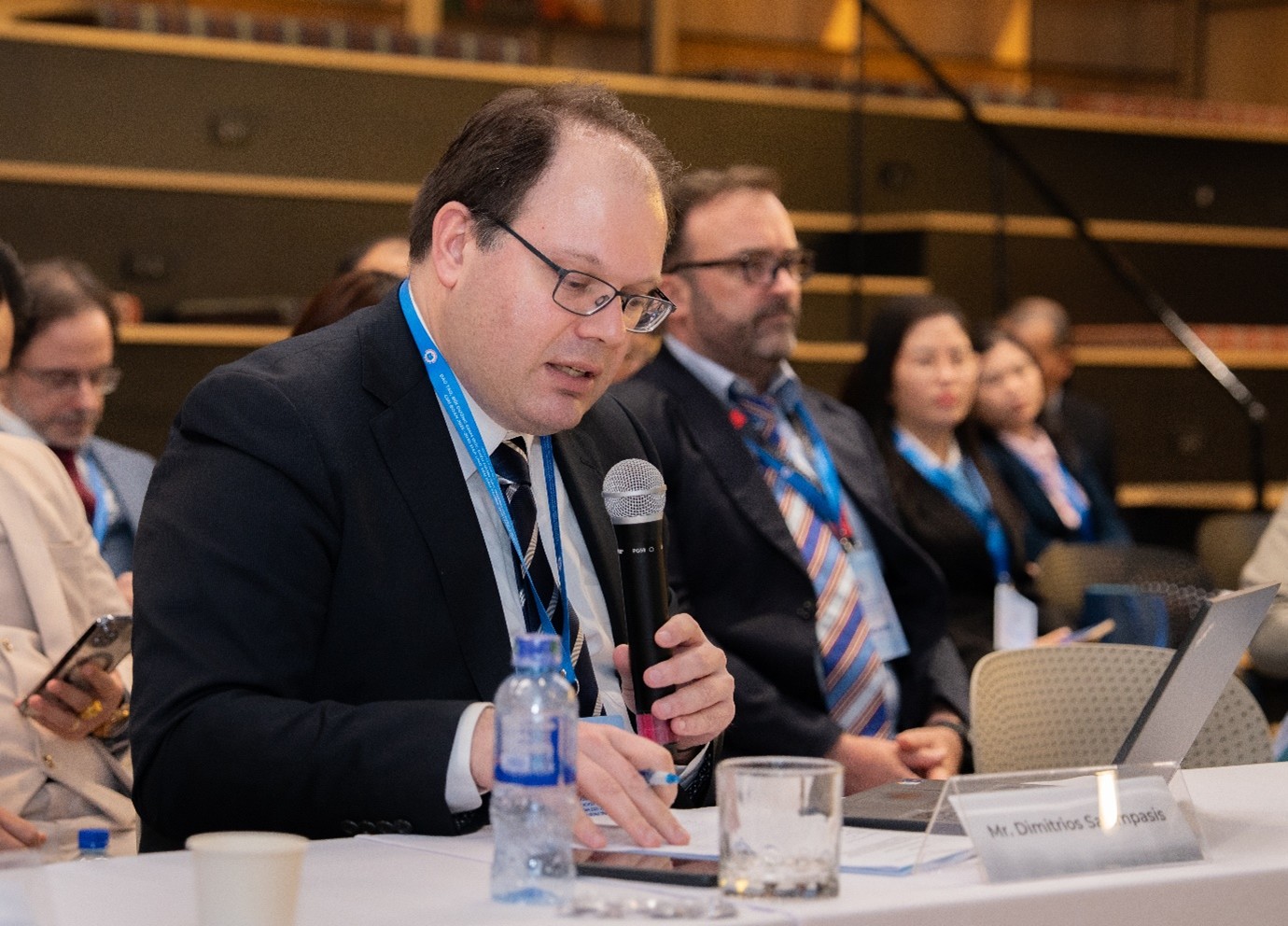 APEC Group tổ chức Toạ đàm quốc tế “Đào tạo 200.000 CEO – Kiến tạo kỷ nguyên mới”, hưởng ứng Nghị quyết 68 Bộ Chính trị và Chương trình 10.000 CEO tinh hoa - 2