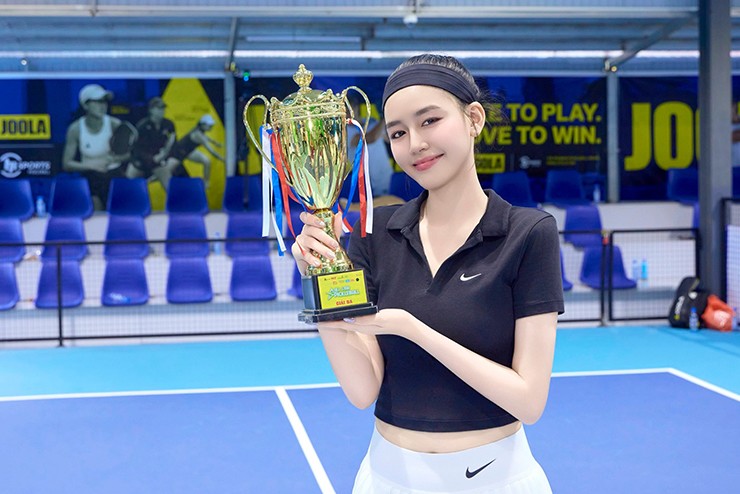 Nàng Kim “vén váy” khoe dáng nuột nà, hoa hậu mặc đồ gym tập pickleball gây chú ý - 7