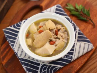 Ẩm thực - Vỏ sầu riêng tưởng bỏ đi, dùng nấu canh gà ngon không tưởng