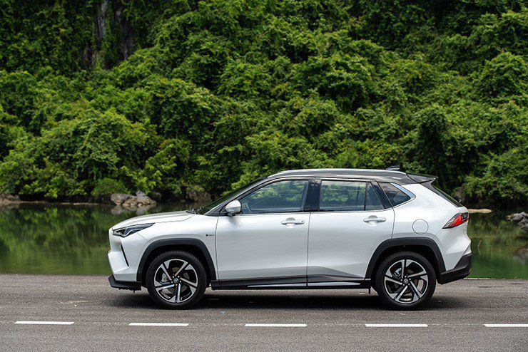 Đây là mẫu xe hybrid đầu tiên được Toyota lắp ráp tại Việt Nam - 4