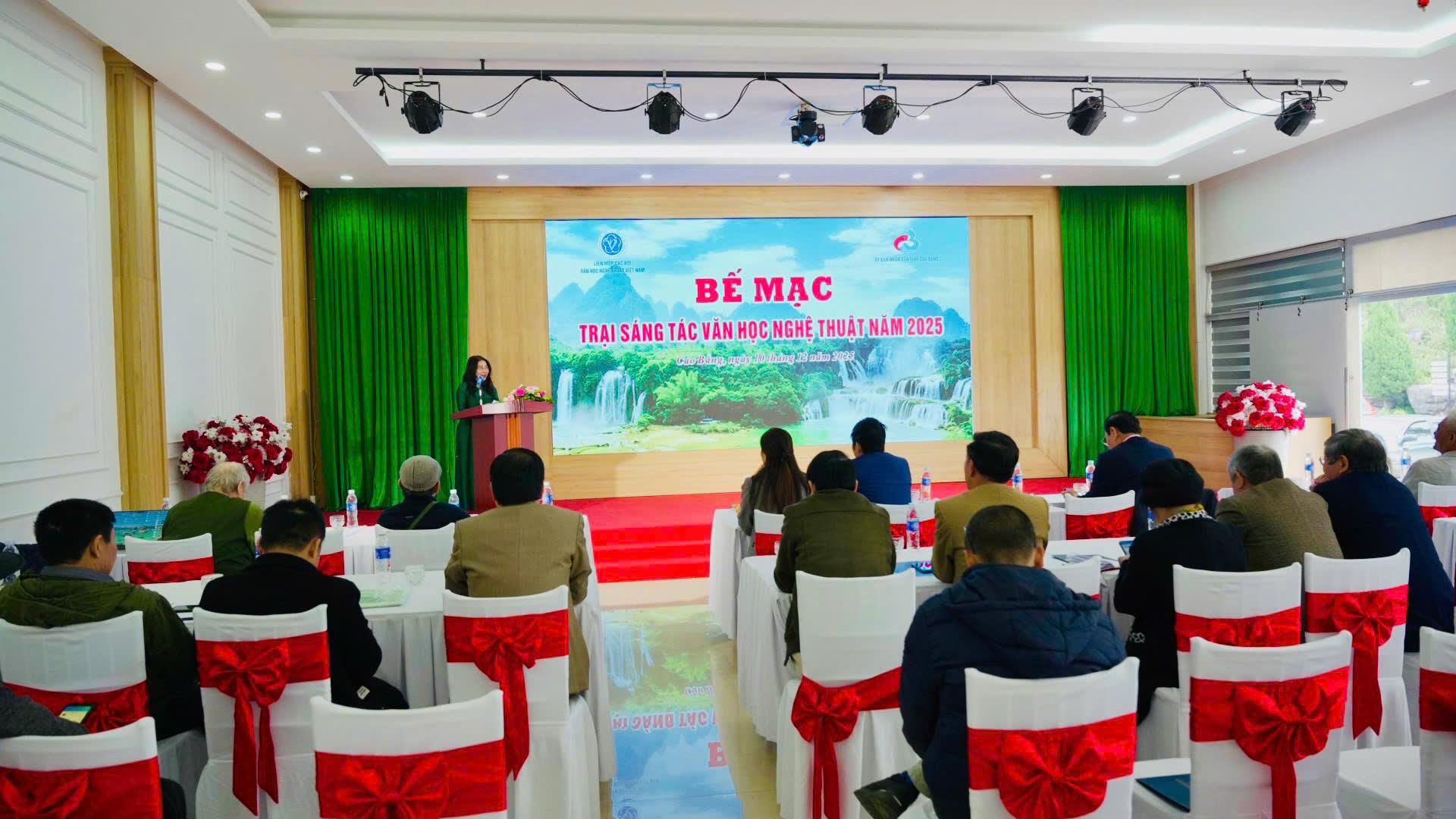 65 tác phẩm ra đời từ Trại sáng tác Văn học nghệ thuật Cao Bằng năm 2025 - 1