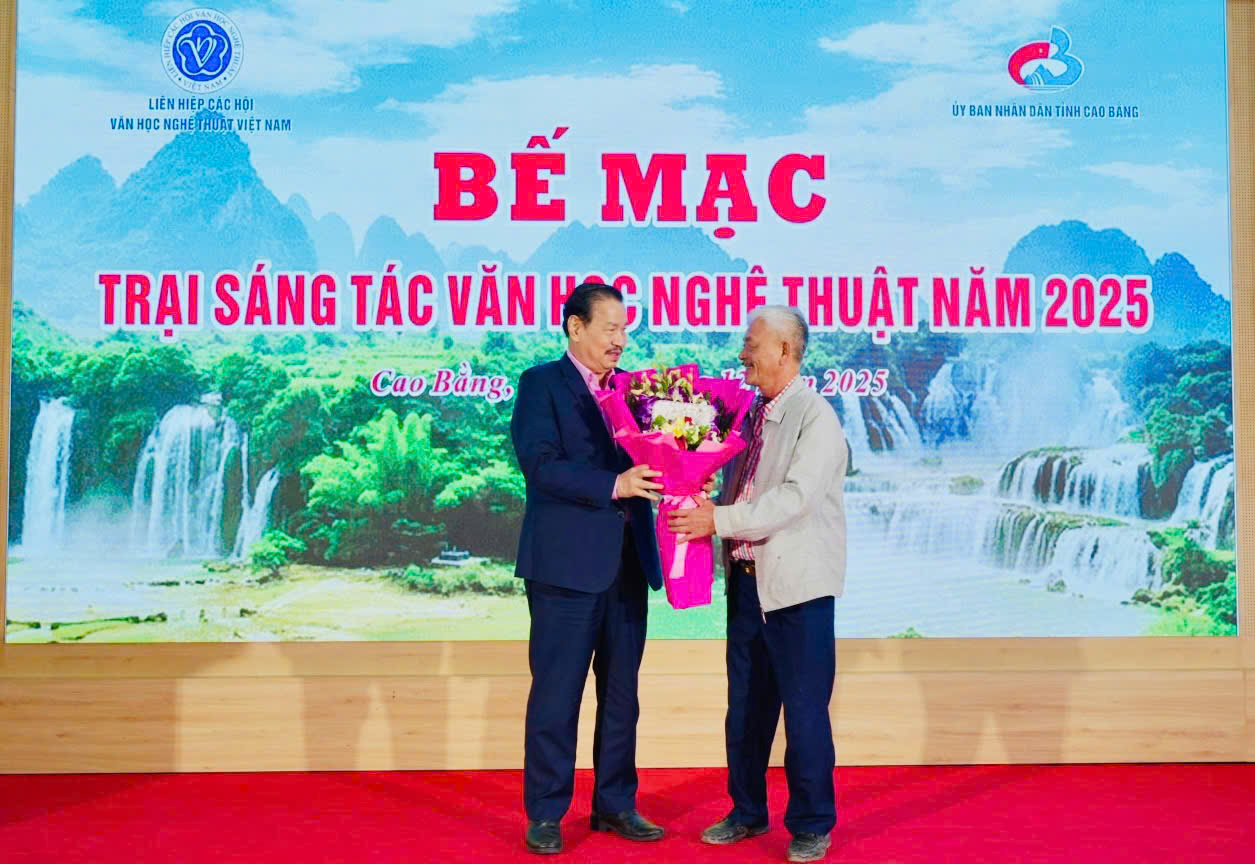 65 tác phẩm ra đời từ Trại sáng tác Văn học nghệ thuật Cao Bằng năm 2025 - 5