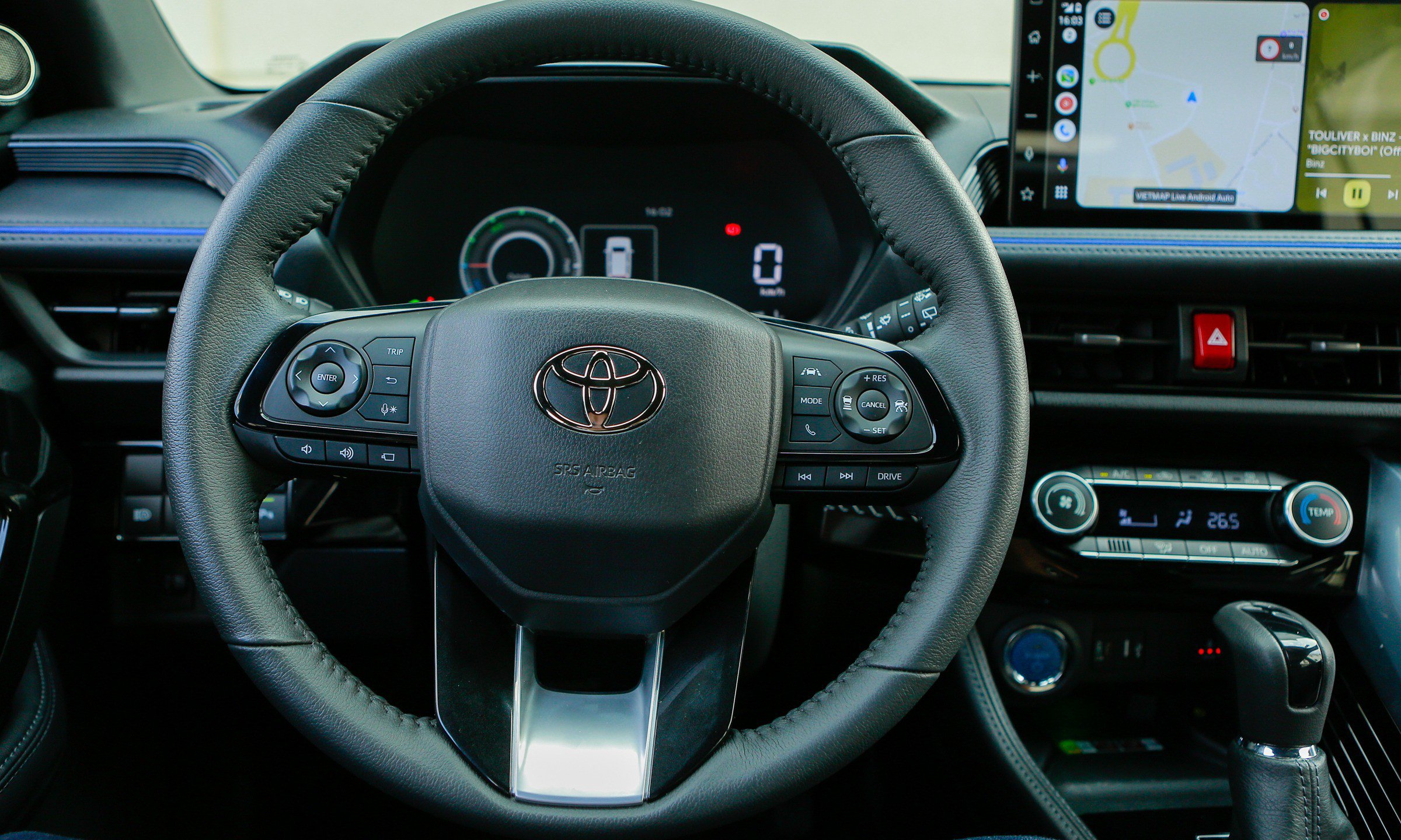 Đây là mẫu xe hybrid đầu tiên được Toyota lắp ráp tại Việt Nam - 6