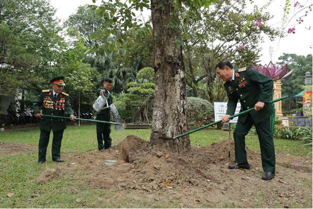 Cuộc gặp gỡ đặc biệt tại KCN Nam Cầu Kiền nhân 81 năm Ngày thành lập Quân đội Nhân dân Việt Nam - 5